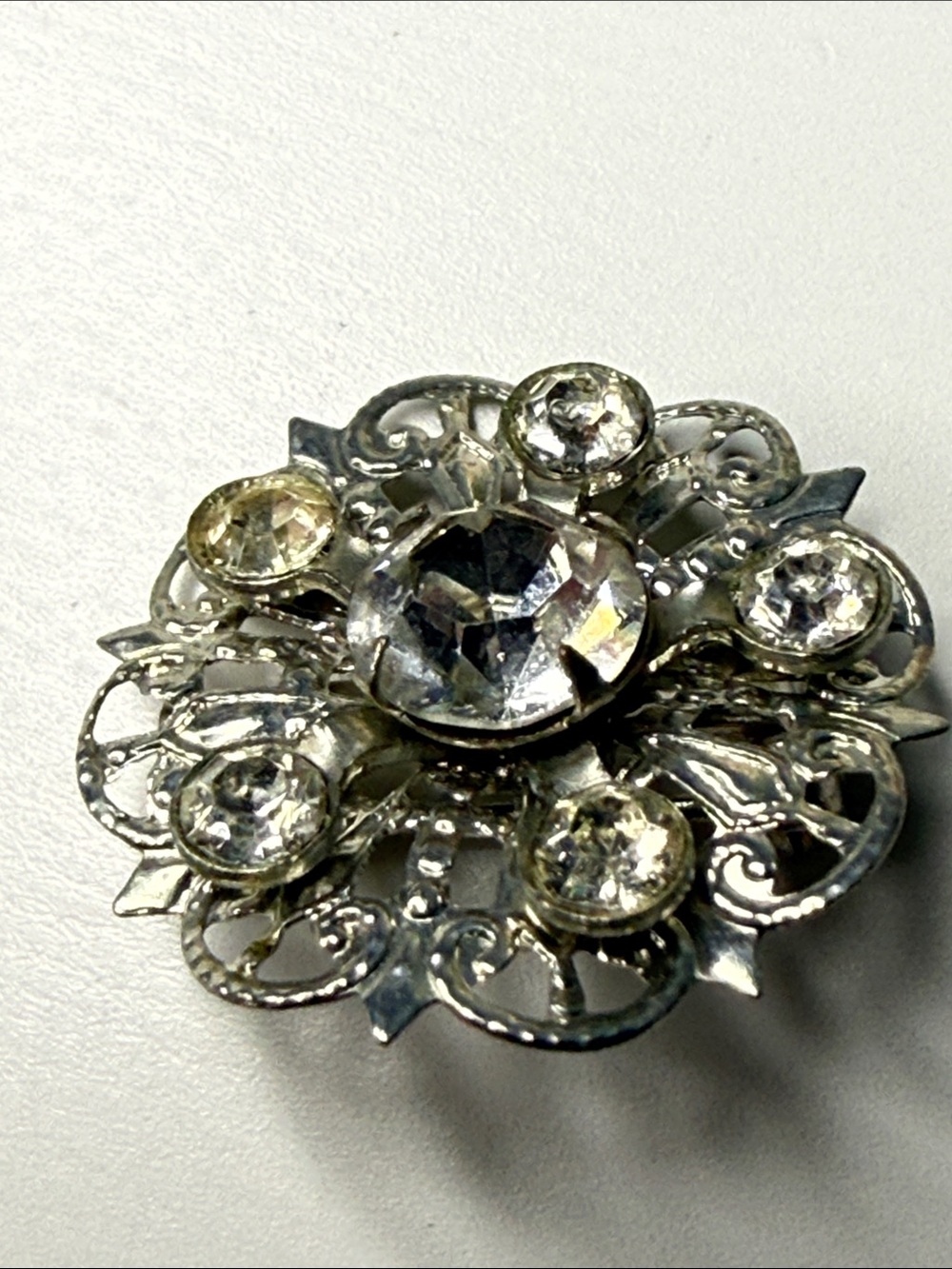 Vintage dainty silver-tone Rhinestone Floral Brooch pin - Picture 4 of 7